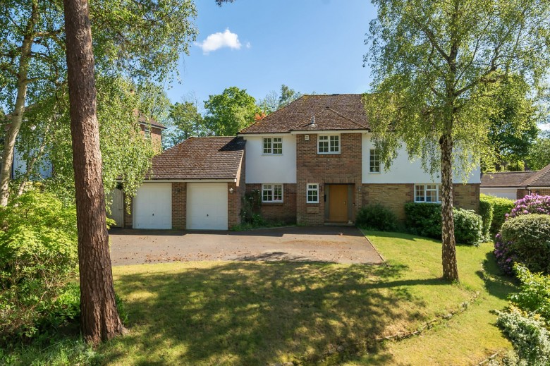 Click the photo for more details of Azalea Close, Storrington, RH20