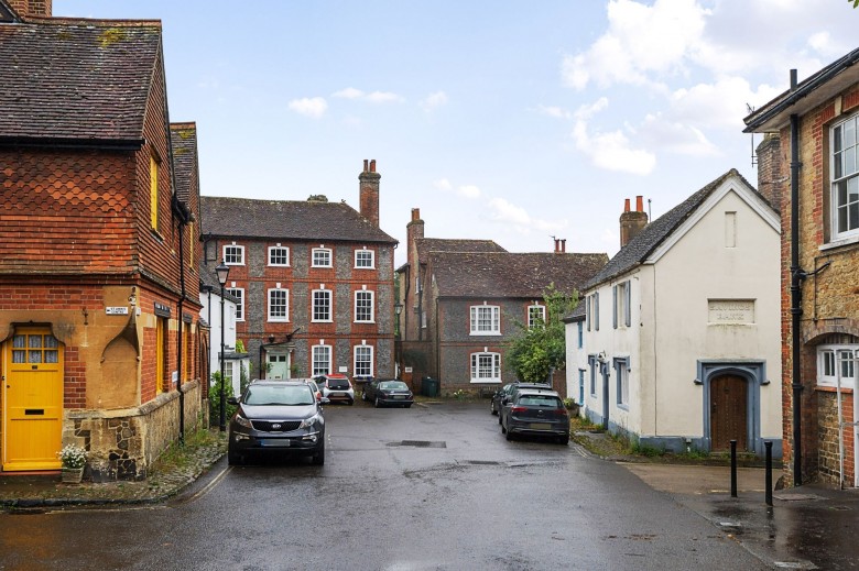 Click the photo for more details of Edinburgh Square, Midhurst, GU29