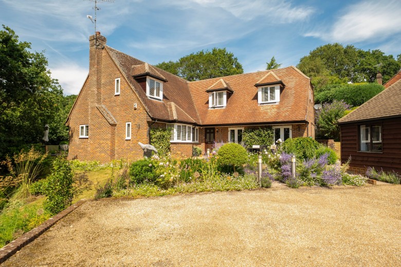 Click the photo for more details of Smock Alley, West Chiltington, RH20