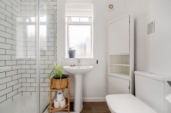 Images for Oak Tree Lane, Haslemere, GU27