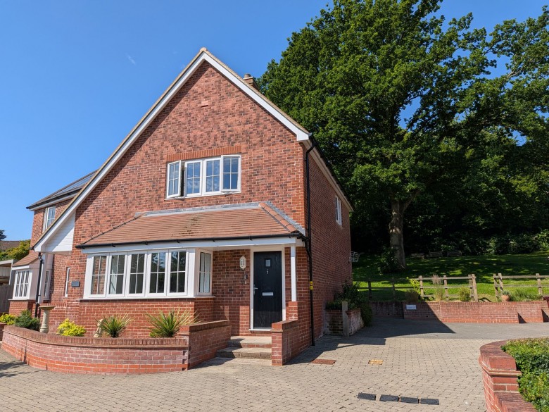 Click the photo for more details of Wyndham Court, Midhurst, GU29