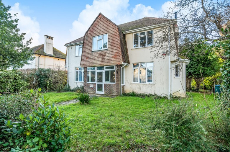 Click the photo for more details of Harefield Road, Middleton-On-Sea, PO22