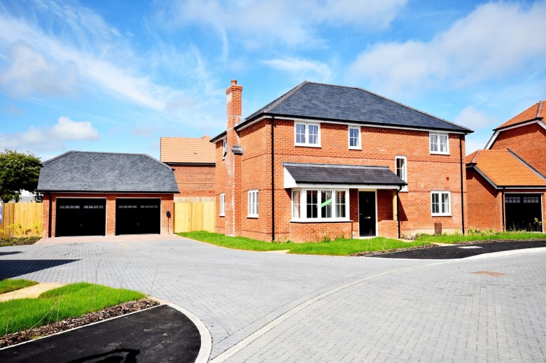 Click the photo for more details of Main Road, Yapton, BN18