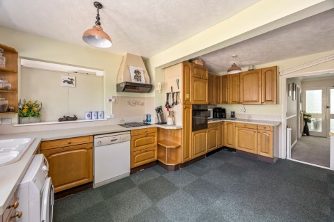 Click the photo for more details of Thornden, Cowfold, RH13