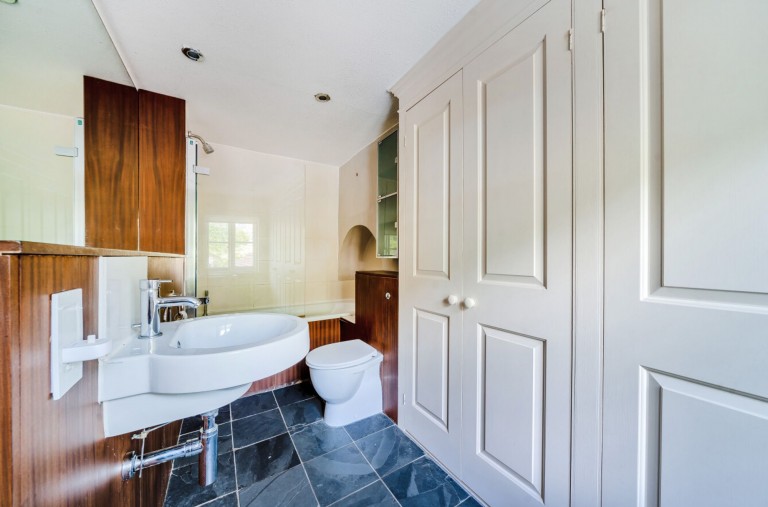 Images for Lion Lane, Haslemere, GU27