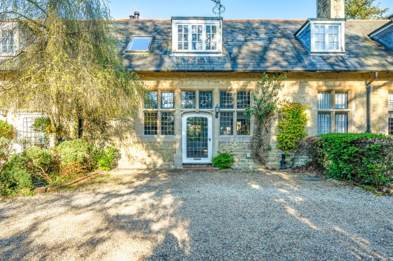 Images for Hollycombe, Liphook, GU30