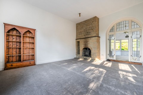 Click the photo for more details of Hollycombe, Liphook, GU30