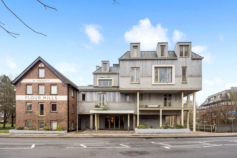 Click the photo for more details of Mill Bay Lane, Horsham, RH12