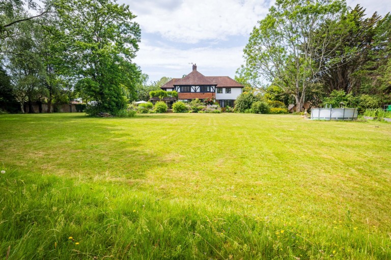 Images for Ballsdown, Chiddingfold, GU8