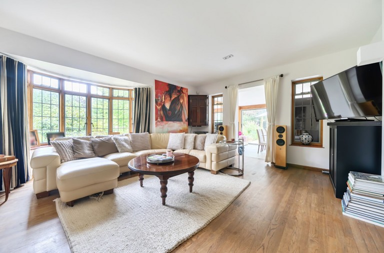 Images for Ballsdown, Chiddingfold, GU8