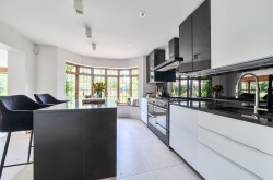 Images for Ballsdown, Chiddingfold, GU8