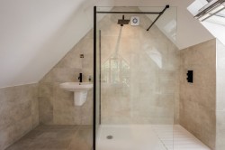 Images for Ballsdown, Chiddingfold, GU8