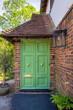 Images for Ballsdown, Chiddingfold, GU8