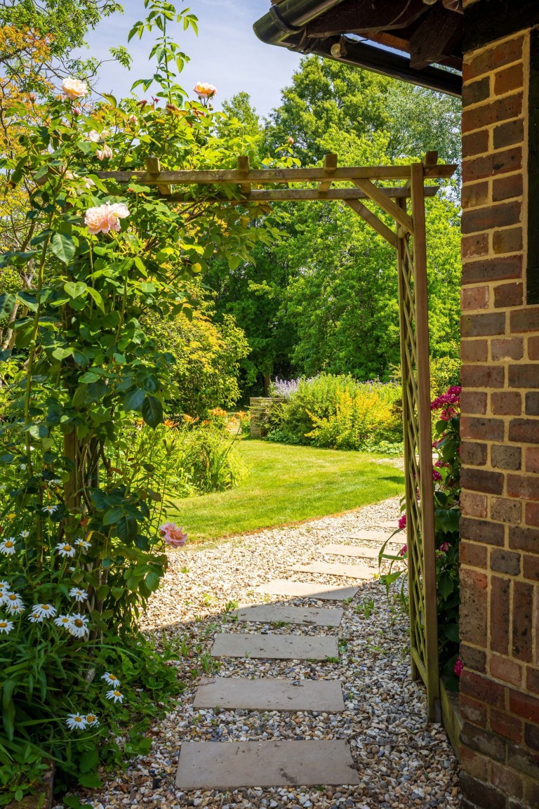 Images for Ballsdown, Chiddingfold, GU8
