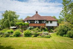 Images for Ballsdown, Chiddingfold, GU8