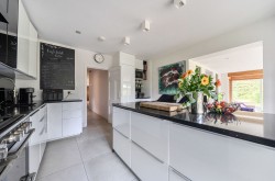 Images for Ballsdown, Chiddingfold, GU8