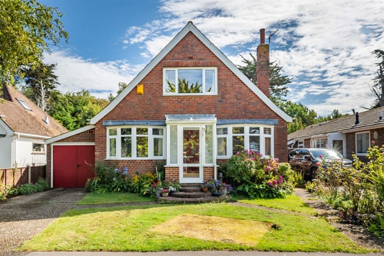 Click the photo for more details of The Hard, Bognor Regis, PO22