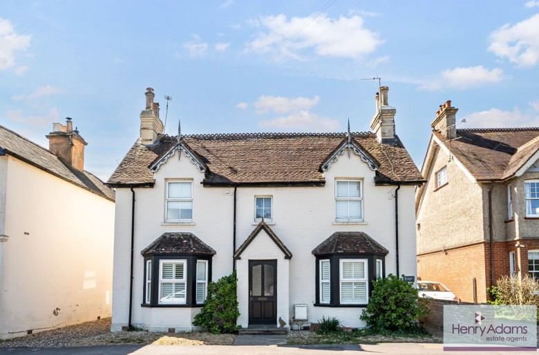 Click the photo for more details of Station Road, Liss, GU33