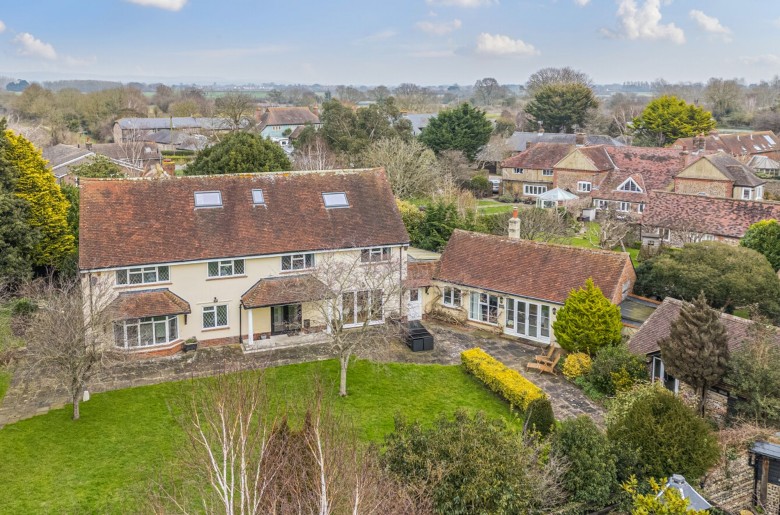Click the photo for more details of Hoe Lane, Flansham, PO22