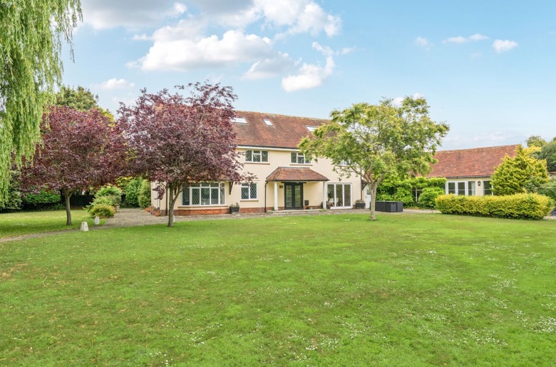 Click the photo for more details of Hoe Lane, Flansham, PO22