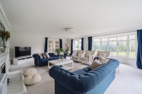 Click the photo for more details of Hoe Lane, Flansham, PO22