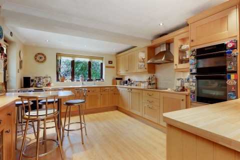 Click the photo for more details of Walmer Close, Southwater, RH13