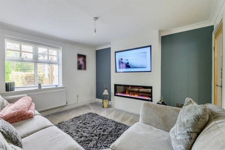 Images for Snowberry Crescent, Havant, PO9