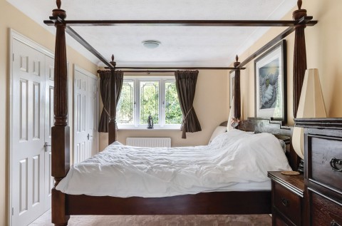 Click the photo for more details of Hoggarth Close, Petersfield, GU31