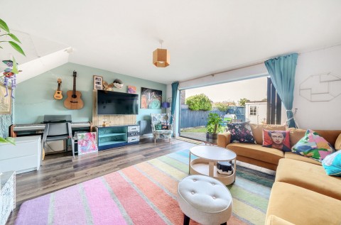 Click the photo for more details of Gainsborough Drive, Selsey, PO20