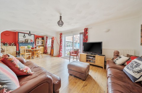 Click the photo for more details of East Street, Selsey, PO20