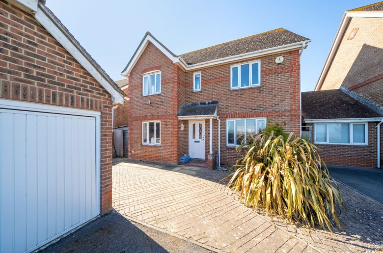 Click the photo for more details of Lifeboat Way, Selsey, PO20