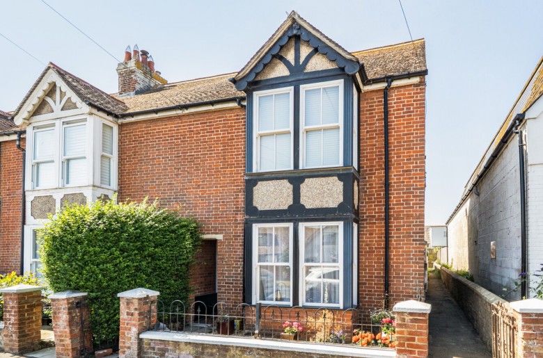 Click the photo for more details of Church Road, Selsey, PO20