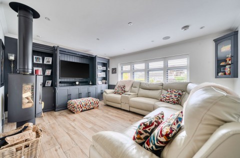 Click the photo for more details of Gainsborough Drive, Selsey, PO20