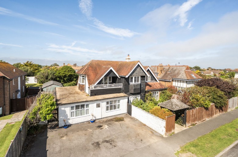 Click the photo for more details of 2 Vincent Road, Selsey, PO20