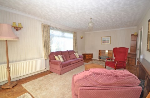 Click the photo for more details of Woodland Road, Selsey, PO20