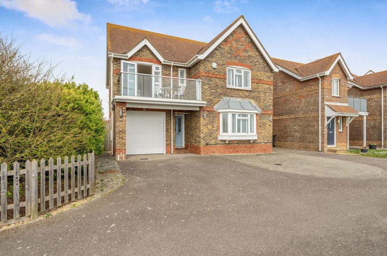Click the photo for more details of Beacon Drive, Selsey, PO20