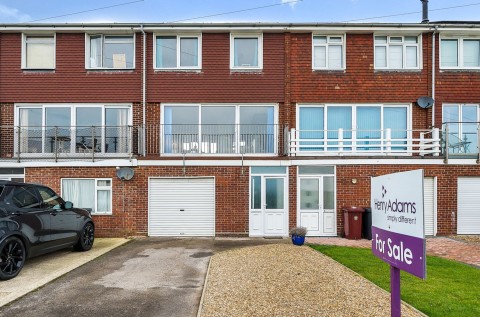 Click the photo for more details of Kingsway, Selsey, PO20