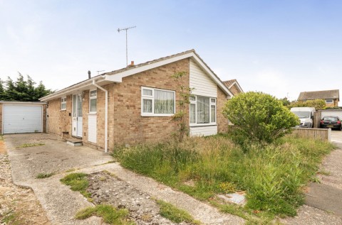 Click the photo for more details of Cunningham Gardens, Felpham, PO22