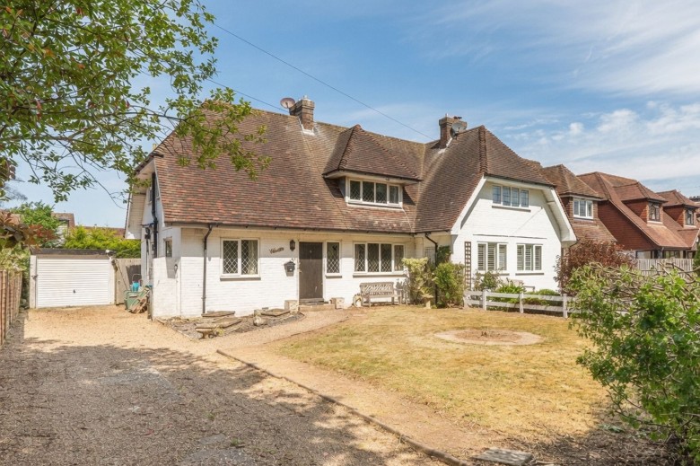 Click the photo for more details of Roundle Square, Felpham, PO22