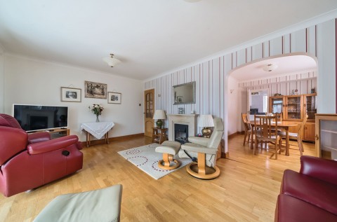 Click the photo for more details of Penn Close, Middleton-On-Sea, PO22