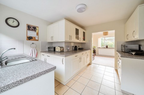 Click the photo for more details of Southdean Drive, Middleton-On-Sea, PO22