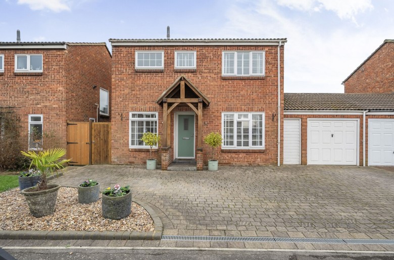 Click the photo for more details of Guernsey Farm Lane, Felpham, PO22