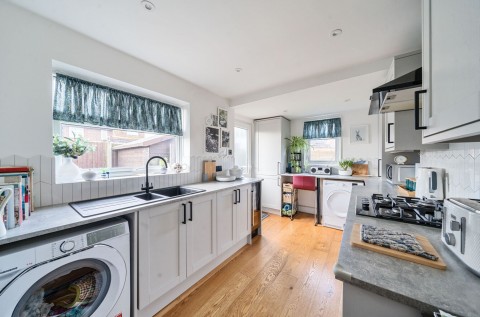 Click the photo for more details of Cootes Lane, Middleton-On-Sea, PO22