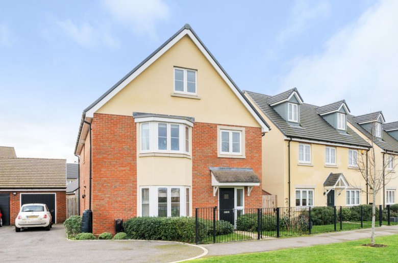 Click the photo for more details of Bankside, Chichester, PO20
