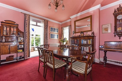 Click the photo for more details of Scant Road East, Hambrook, PO18