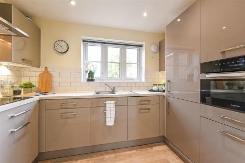 Click the photo for more details of The Hornet, Chichester, PO19