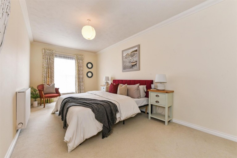 Images for The Hornet, Chichester, PO19