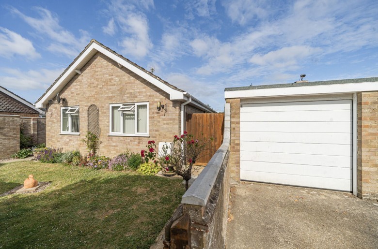 Click the photo for more details of Longmeadow Gardens, Birdham, PO20