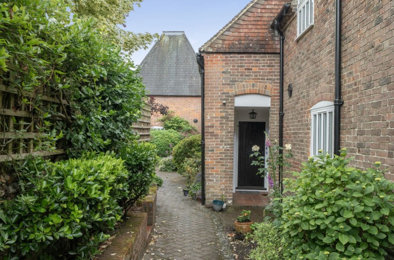 Click the photo for more details of St. Pancras, Chichester, PO19