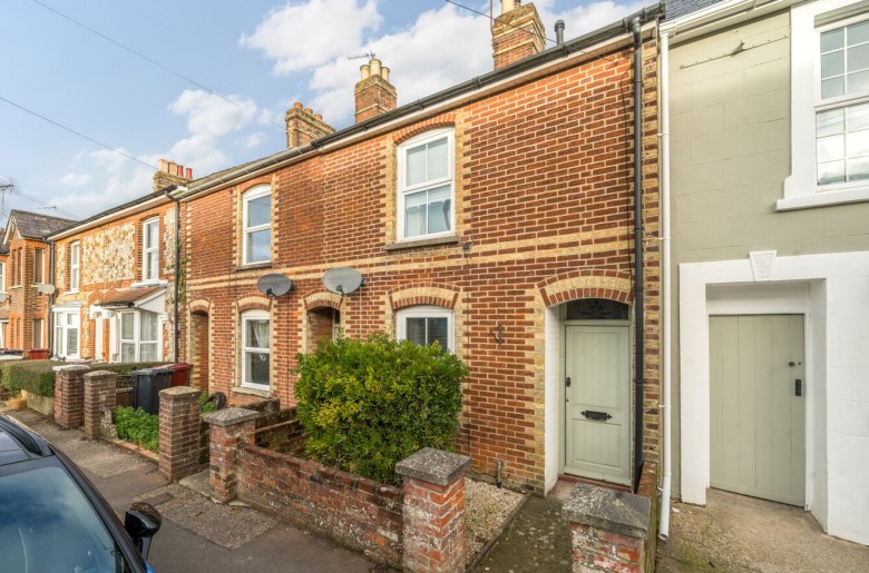 Click the photo for more details of Cleveland Road, Chichester, PO19